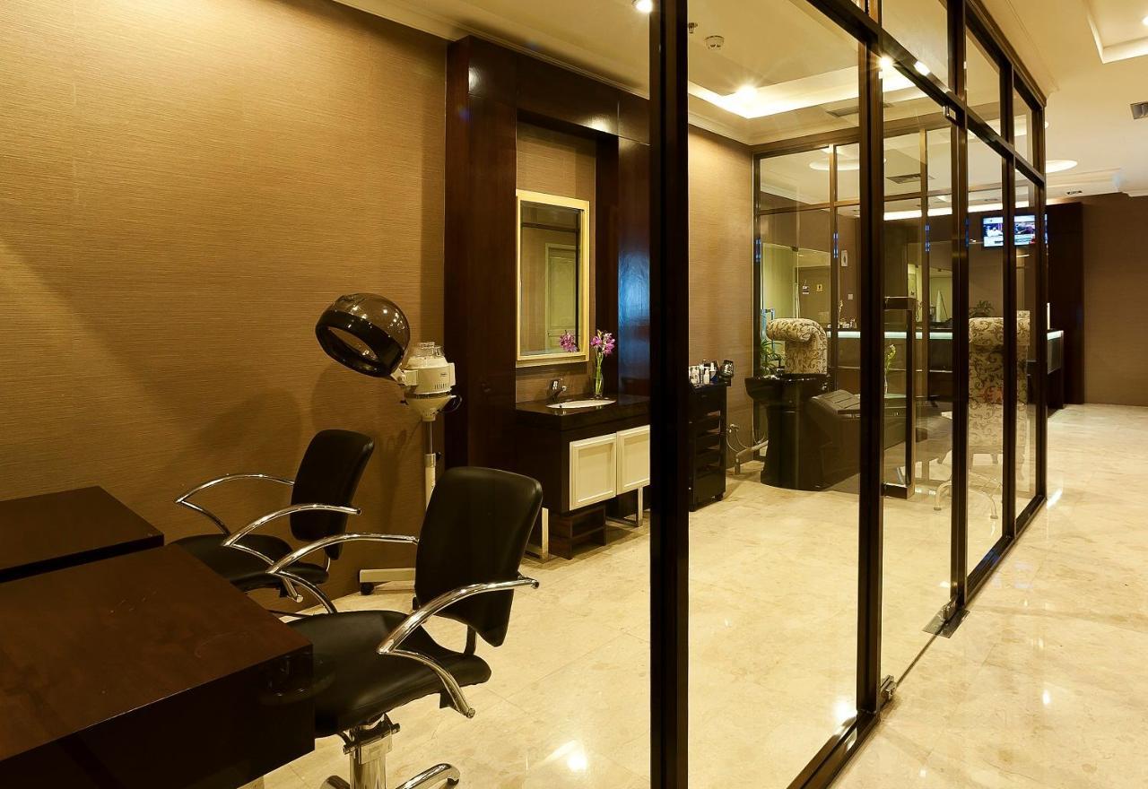 Hotel Royal Kuningan 4*