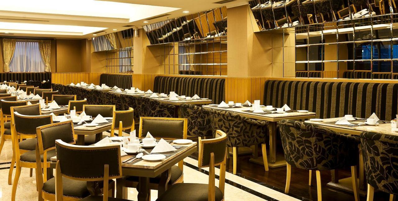 Hotel Royal Kuningan 4*