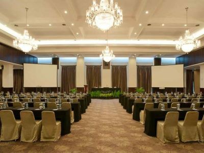 Royal Kuningan Hotel 4*
